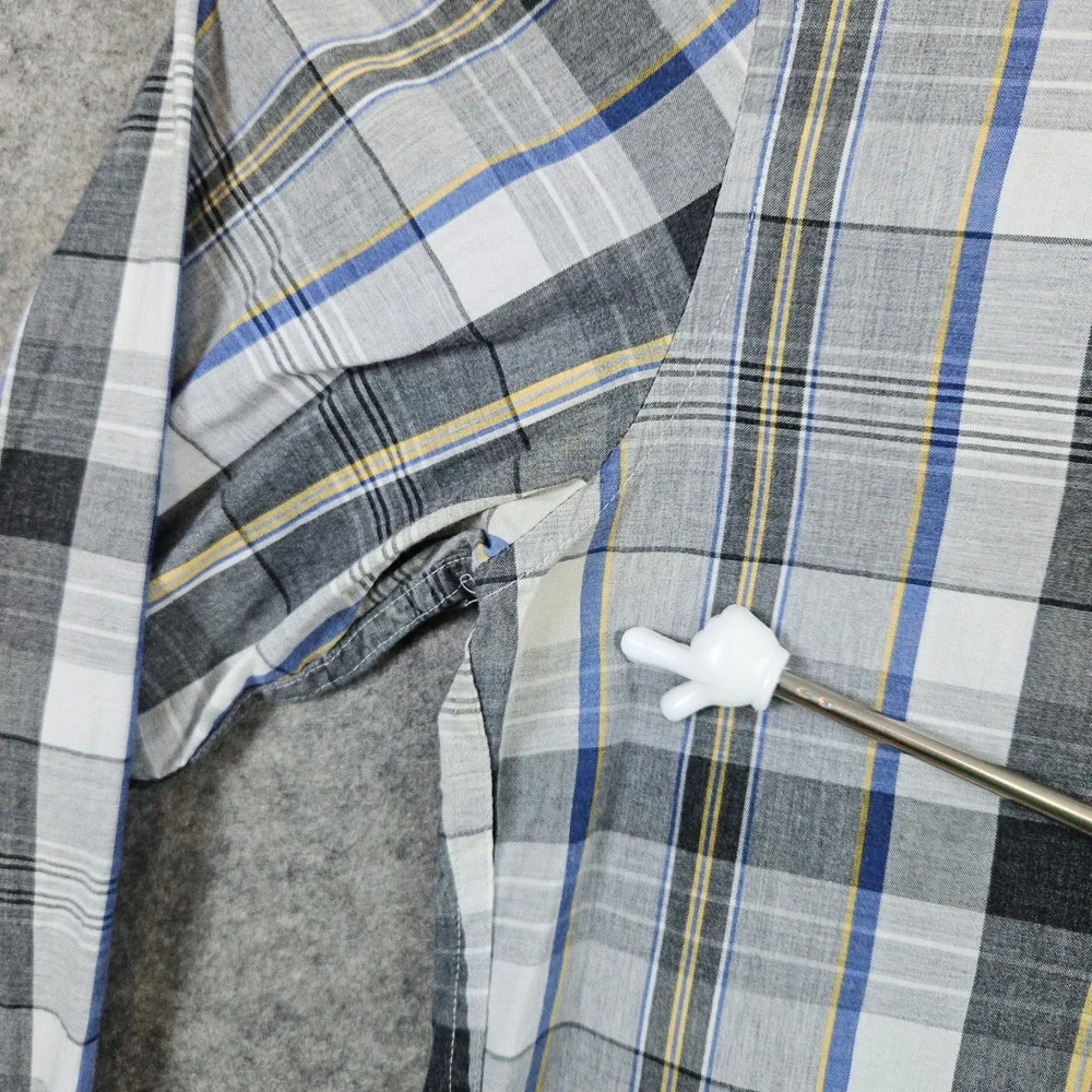 J Crew Men's Gray Plaid Button Down‎ Shirt Size XS 100% Cotton Preppy STAINING